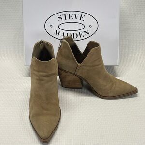 Steve Madden Camryn Tan Suede Ankle Boots - Size 7